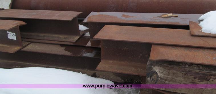 image for item G2925 Approx 37 pieces of assorted 12" H pile