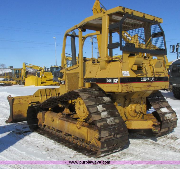 image for item A8504 1996 Caterpillar D4H LGP dozer