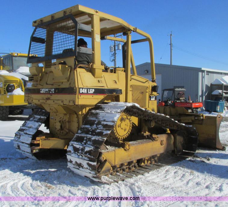 image for item A8504 1996 Caterpillar D4H LGP dozer