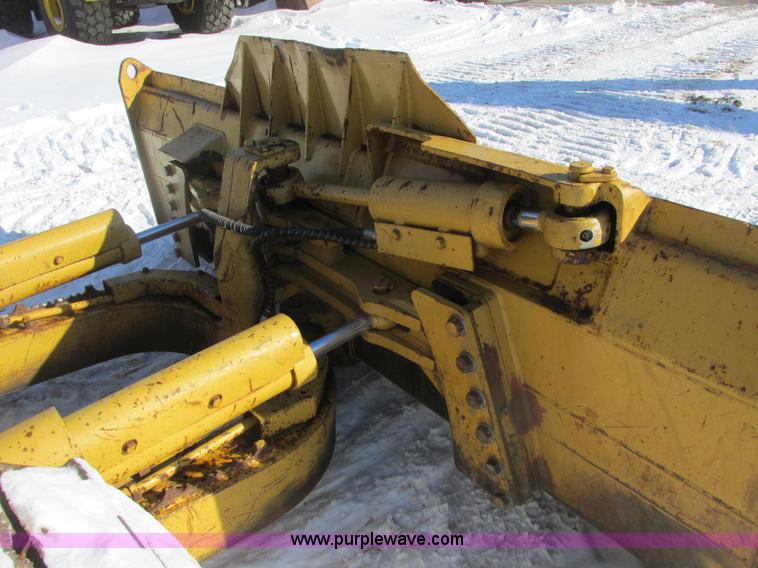 image for item A8504 1996 Caterpillar D4H LGP dozer