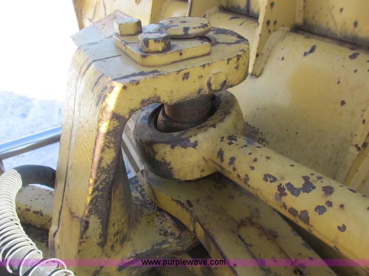 image for item A8504 1996 Caterpillar D4H LGP dozer