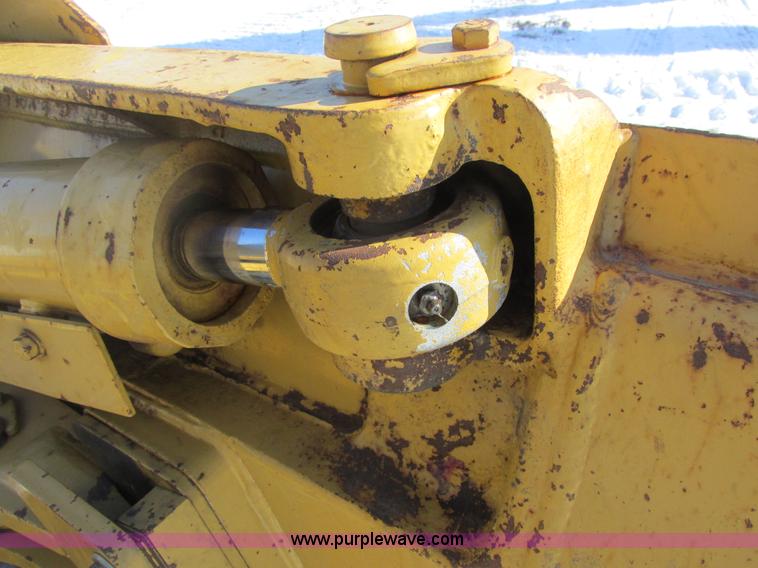 image for item A8504 1996 Caterpillar D4H LGP dozer