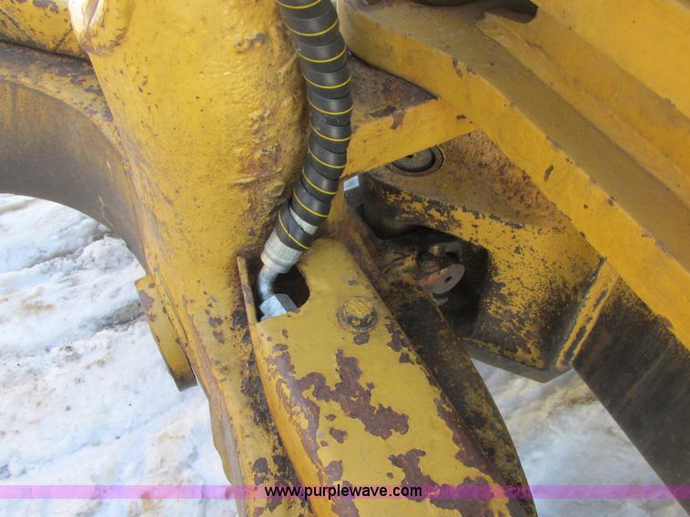 image for item A8504 1996 Caterpillar D4H LGP dozer