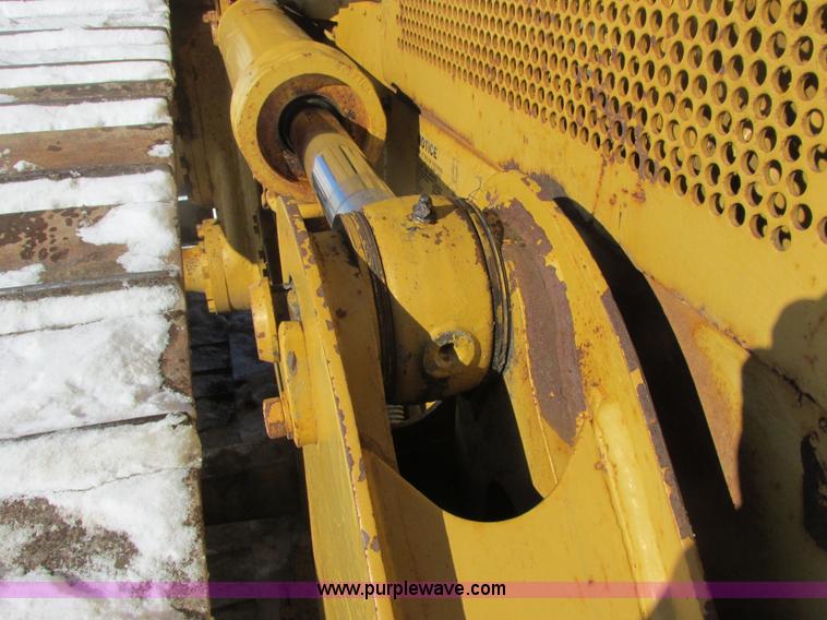 image for item A8504 1996 Caterpillar D4H LGP dozer