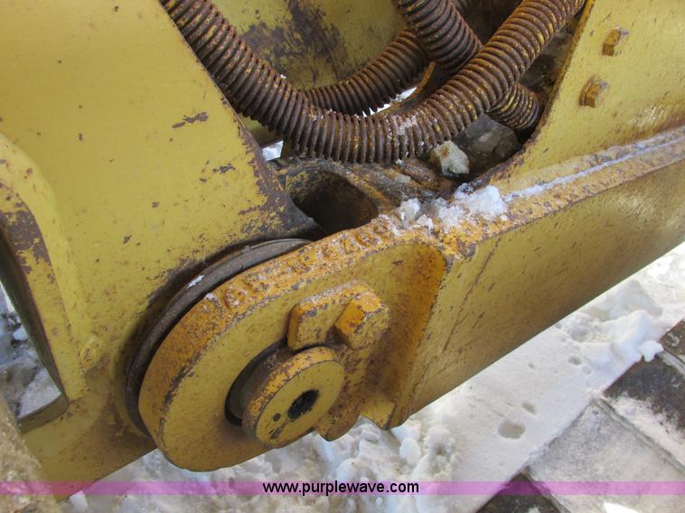 image for item A8504 1996 Caterpillar D4H LGP dozer