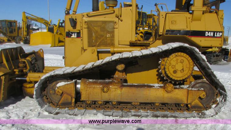 image for item A8504 1996 Caterpillar D4H LGP dozer