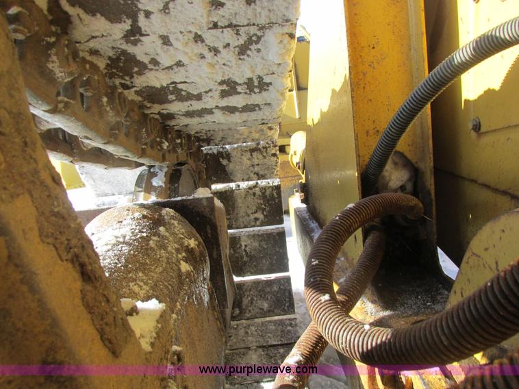image for item A8504 1996 Caterpillar D4H LGP dozer