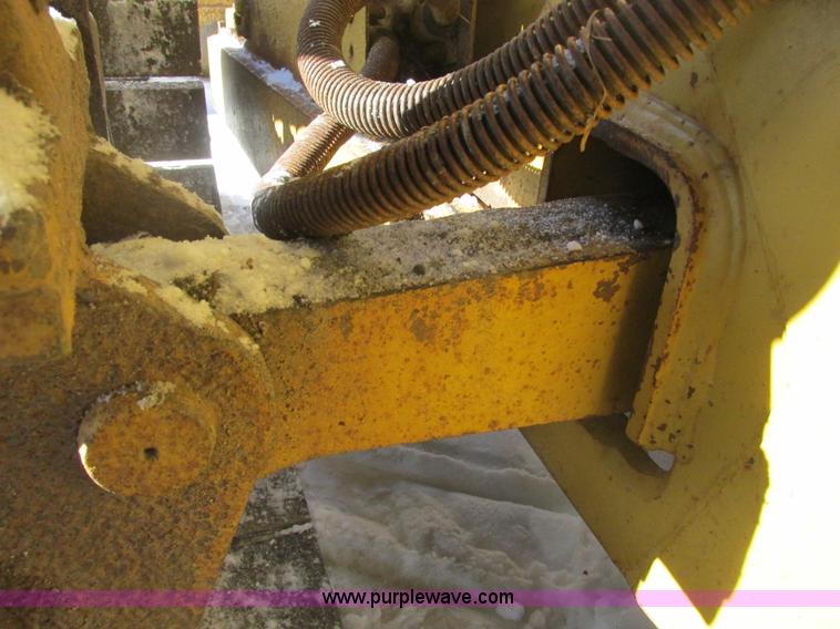 image for item A8504 1996 Caterpillar D4H LGP dozer