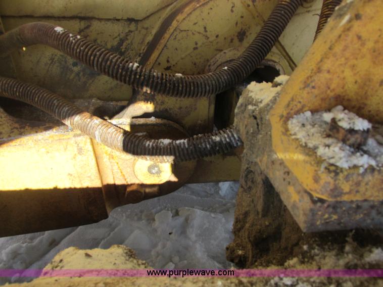 image for item A8504 1996 Caterpillar D4H LGP dozer