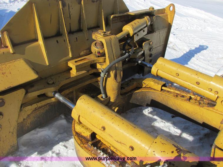 image for item A8504 1996 Caterpillar D4H LGP dozer
