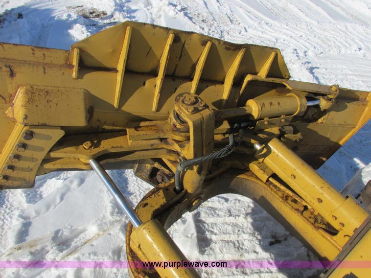 image for item A8504 1996 Caterpillar D4H LGP dozer