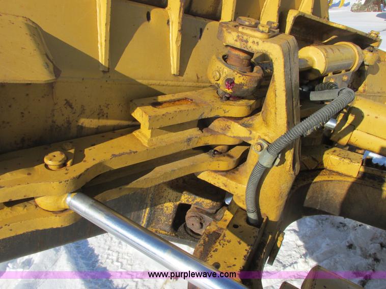 image for item A8504 1996 Caterpillar D4H LGP dozer