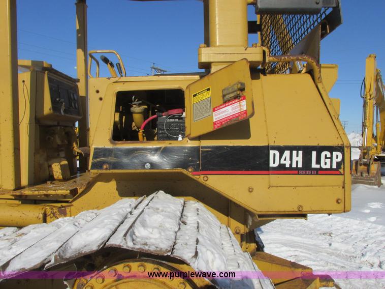 image for item A8504 1996 Caterpillar D4H LGP dozer