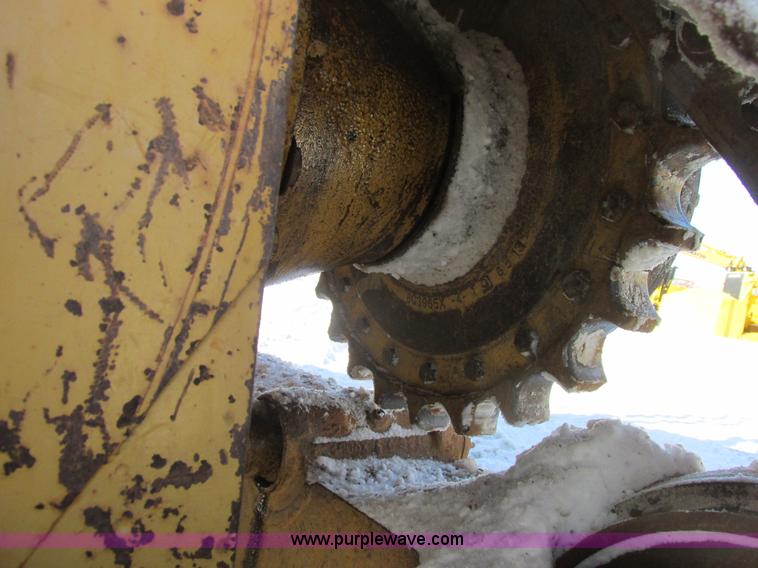 image for item A8504 1996 Caterpillar D4H LGP dozer