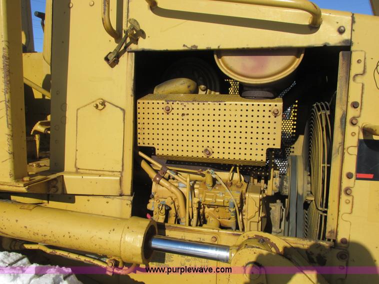 image for item A8504 1996 Caterpillar D4H LGP dozer