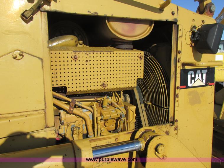 image for item A8504 1996 Caterpillar D4H LGP dozer