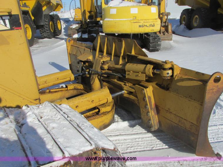 image for item A8504 1996 Caterpillar D4H LGP dozer