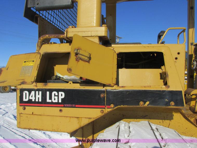 image for item A8504 1996 Caterpillar D4H LGP dozer