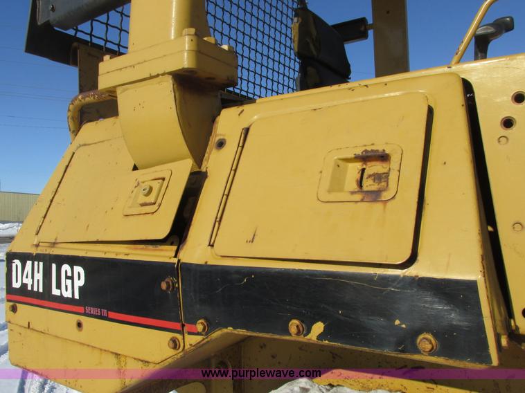 image for item A8504 1996 Caterpillar D4H LGP dozer