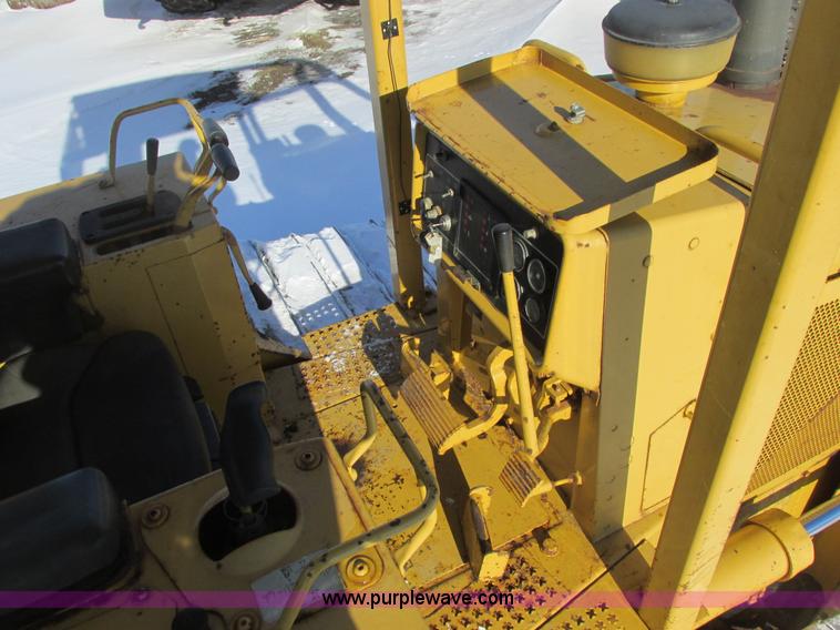 image for item A8504 1996 Caterpillar D4H LGP dozer