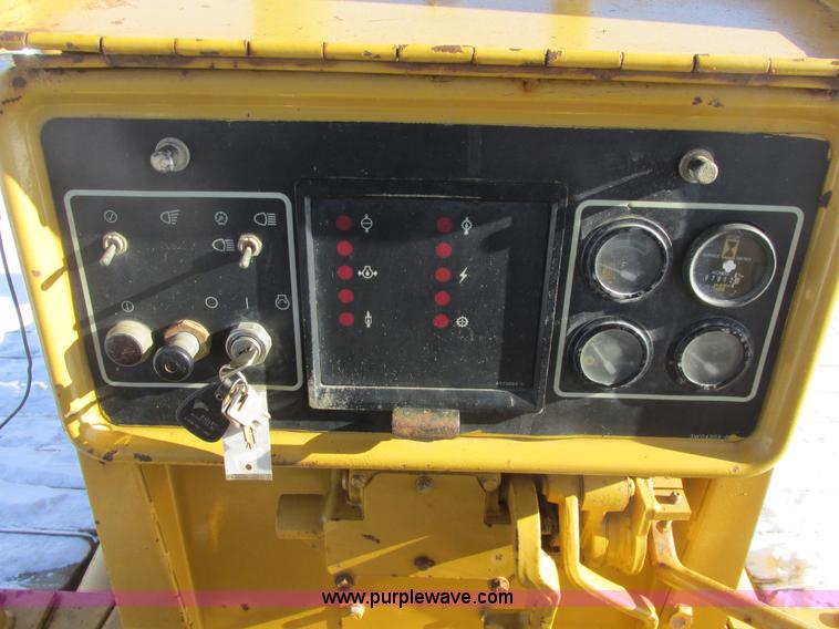 image for item A8504 1996 Caterpillar D4H LGP dozer