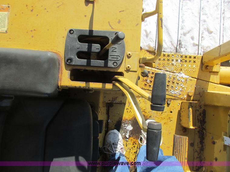 image for item A8504 1996 Caterpillar D4H LGP dozer