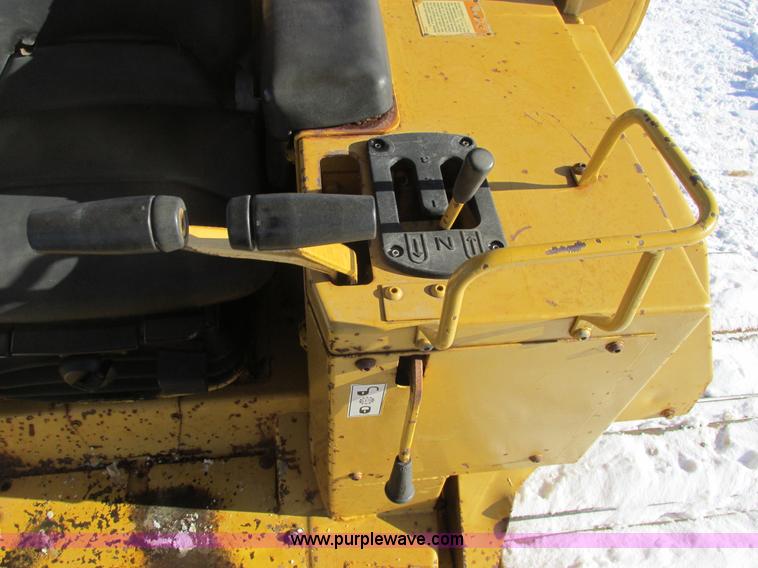 image for item A8504 1996 Caterpillar D4H LGP dozer