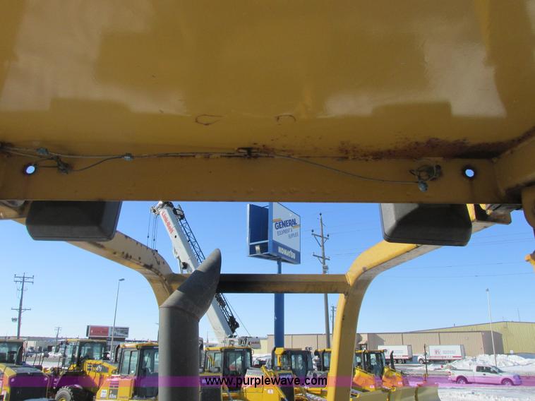 image for item A8504 1996 Caterpillar D4H LGP dozer