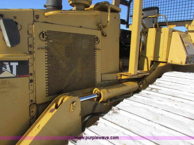 image for item A8504 1996 Caterpillar D4H LGP dozer