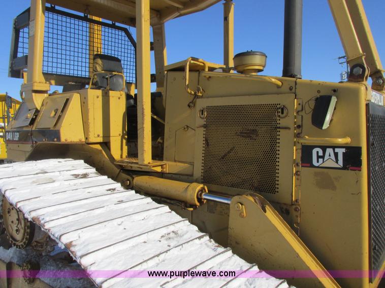 image for item A8504 1996 Caterpillar D4H LGP dozer