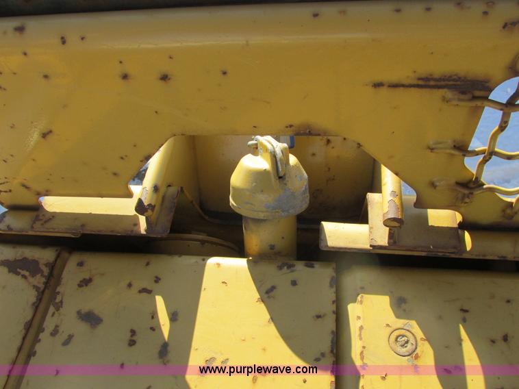 image for item A8504 1996 Caterpillar D4H LGP dozer