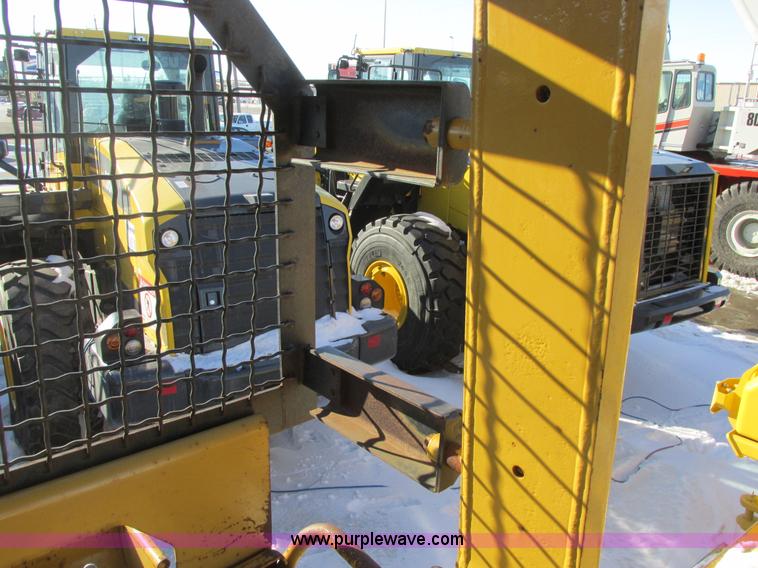 image for item A8504 1996 Caterpillar D4H LGP dozer