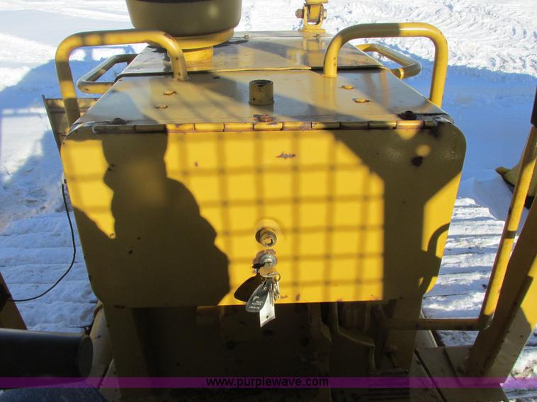 image for item A8504 1996 Caterpillar D4H LGP dozer
