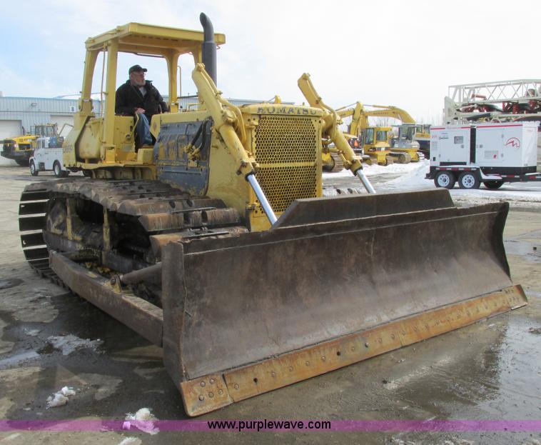image for item A8506 1985 Komatsu D65P-8  dozer