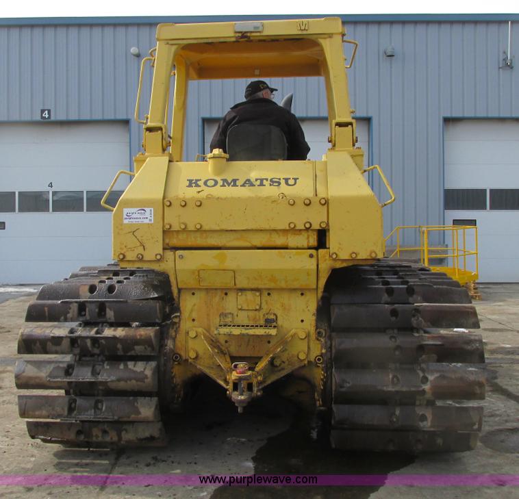 image for item A8506 1985 Komatsu D65P-8  dozer