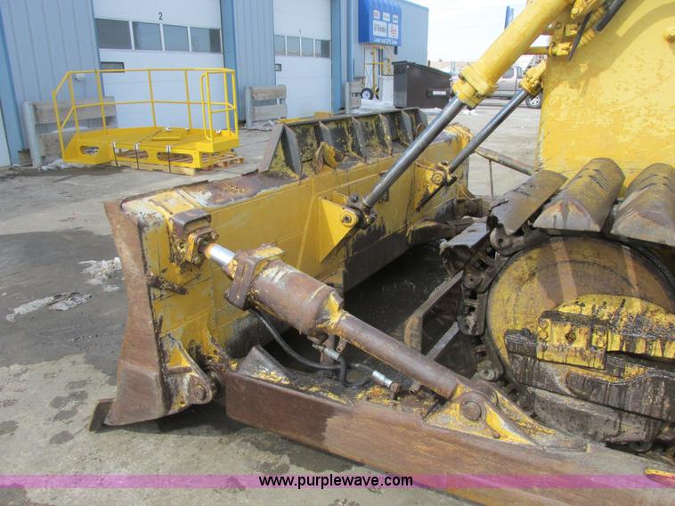 image for item A8506 1985 Komatsu D65P-8  dozer
