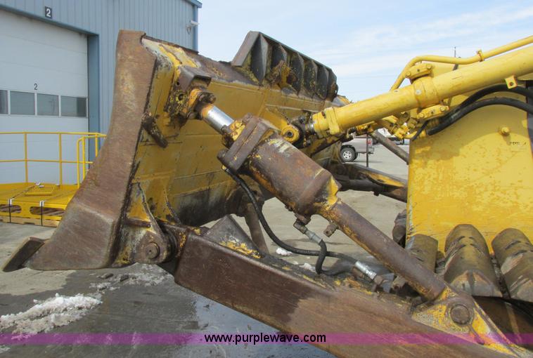 image for item A8506 1985 Komatsu D65P-8  dozer