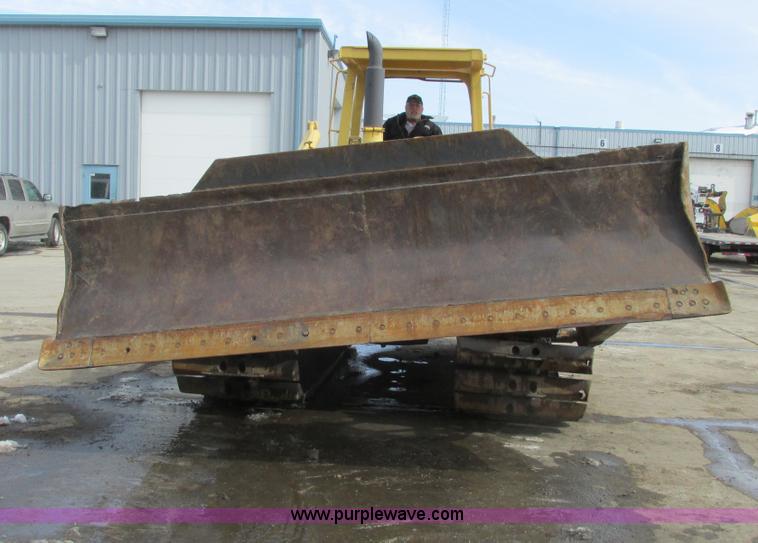 image for item A8506 1985 Komatsu D65P-8  dozer