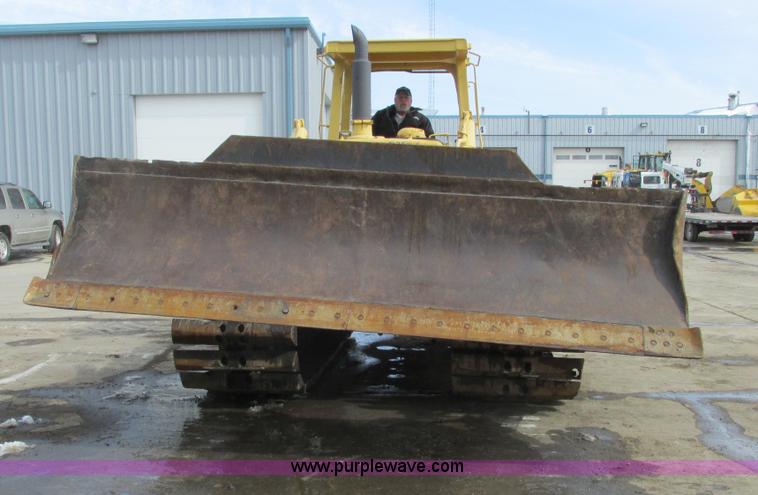 image for item A8506 1985 Komatsu D65P-8  dozer