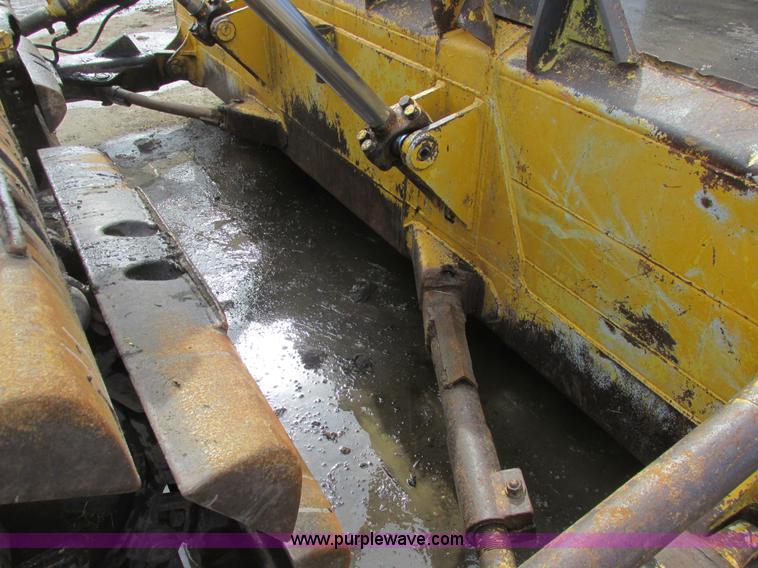 image for item A8506 1985 Komatsu D65P-8  dozer