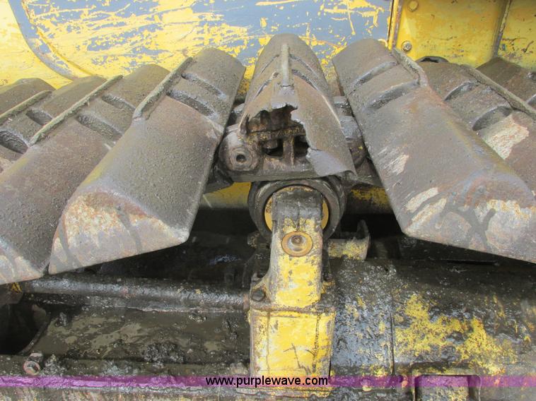 image for item A8506 1985 Komatsu D65P-8  dozer