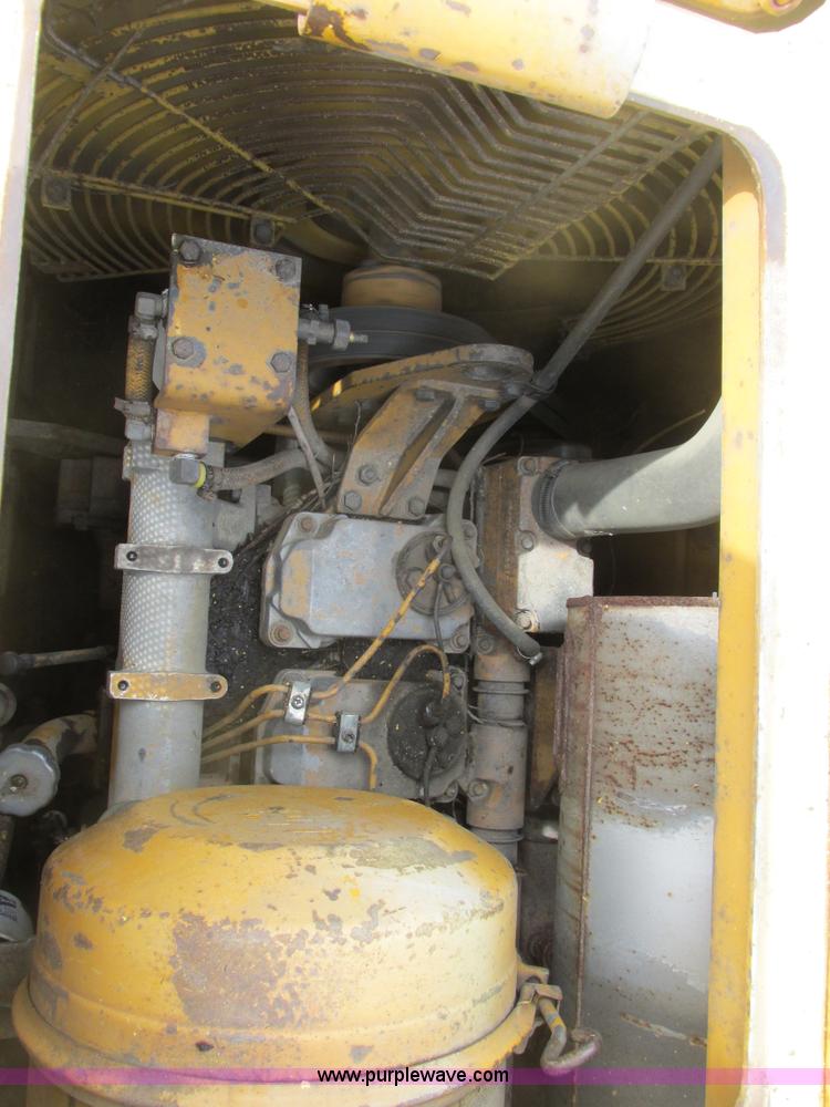 image for item A8506 1985 Komatsu D65P-8  dozer