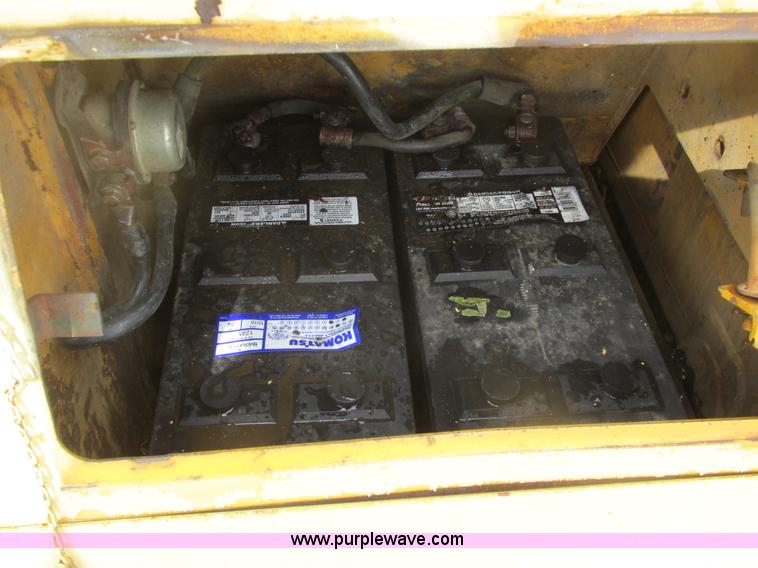 image for item A8506 1985 Komatsu D65P-8  dozer