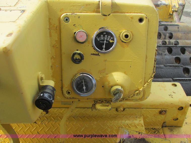 image for item A8506 1985 Komatsu D65P-8  dozer