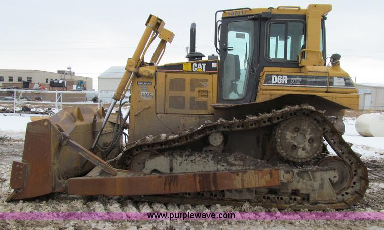 image for item D7173 2001 Caterpillar D6R XW dozer