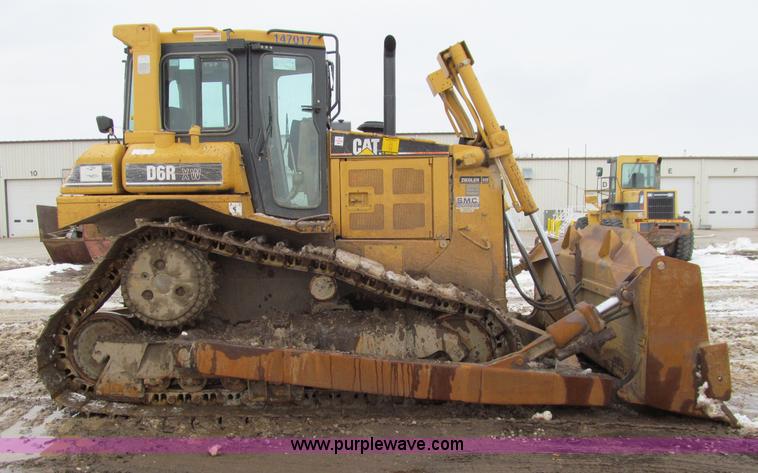 image for item D7173 2001 Caterpillar D6R XW dozer