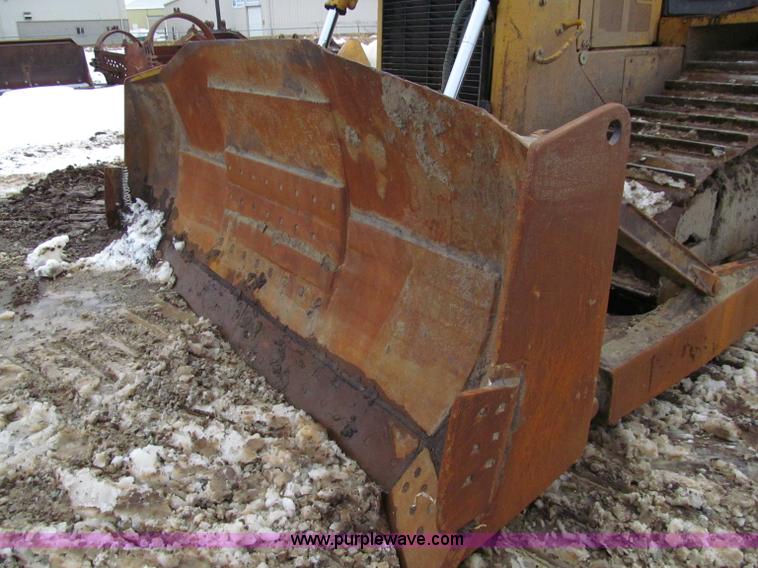 image for item D7173 2001 Caterpillar D6R XW dozer