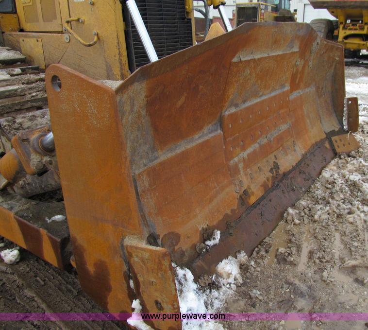 image for item D7173 2001 Caterpillar D6R XW dozer