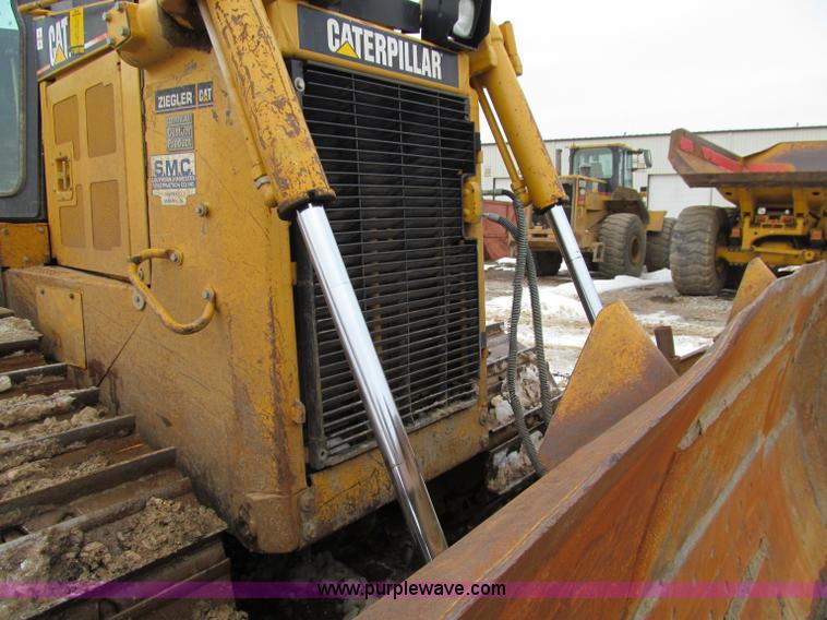 image for item D7173 2001 Caterpillar D6R XW dozer