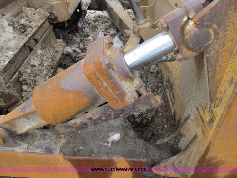 image for item D7173 2001 Caterpillar D6R XW dozer